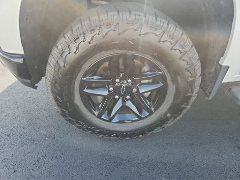 Used 2021 Chevrolet Silverado 1500 LT Trail Boss w/ Bed Protection Package image 12