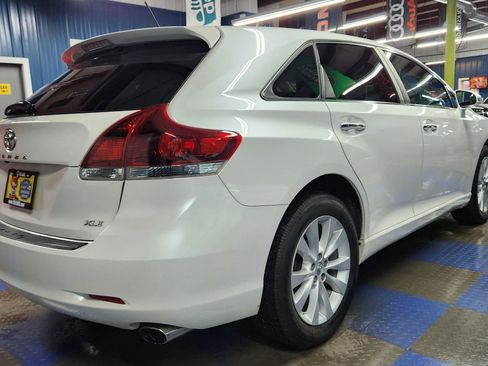 Used 2013 Toyota Venza XLE w/ XLE Premium Pkg image 3