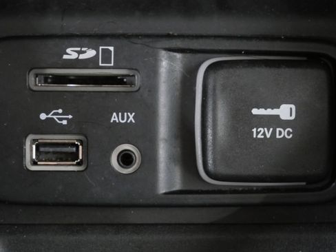 Used 2016 Jeep Cherokee Latitude w/ Comfort/Convenience Group image 22