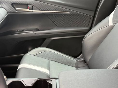 Used 2025 Toyota Camry SE w/ Convenience Package FWD image 11