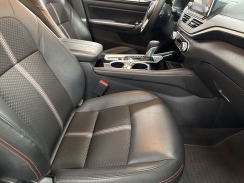 Used 2025 Nissan Altima 2.5 SR image 11