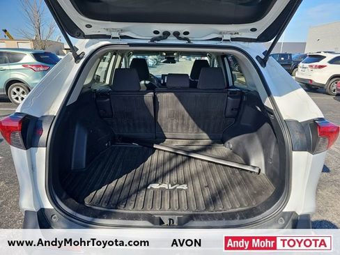 Used 2022 Toyota RAV4 LE image 12