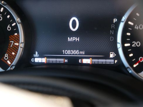 Used 2019 Jeep Renegade Trailhawk image 44