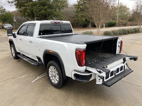 Used 2022 GMC Sierra 2500 Denali image 8