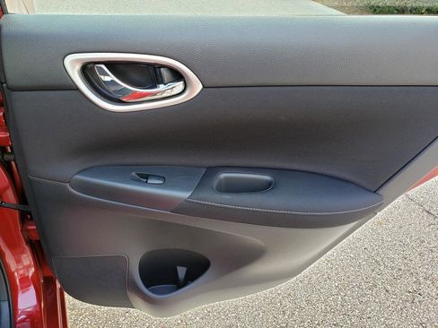 Used 2015 Nissan Sentra SV FWD image 16