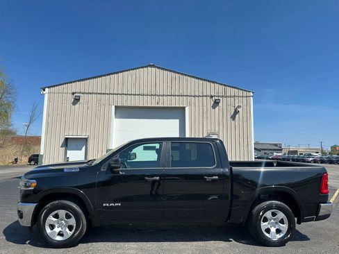 Certified 2025 RAM 1500 Big Horn AWD/4WD image 10