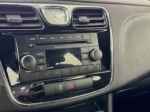 Used 2013 Chrysler 200 Touring FWD image 14