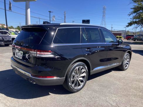 New 2025 Lincoln Aviator AWD w/ Equipment Group 101A image 3