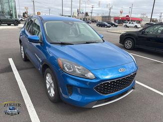 Used 2020 Ford Escape SE video 1