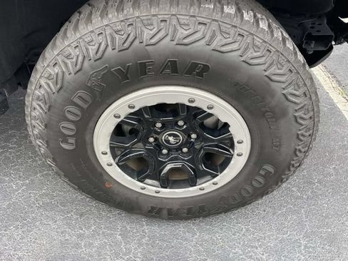 Used 2024 Ford Bronco Badlands w/ Sasquatch Package AWD/4WD image 2