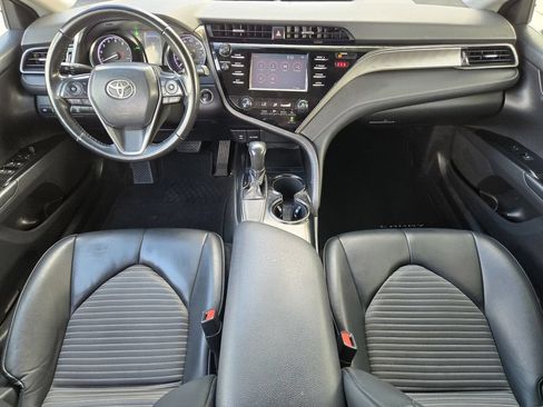 Used 2019 Toyota Camry SE FWD image 18