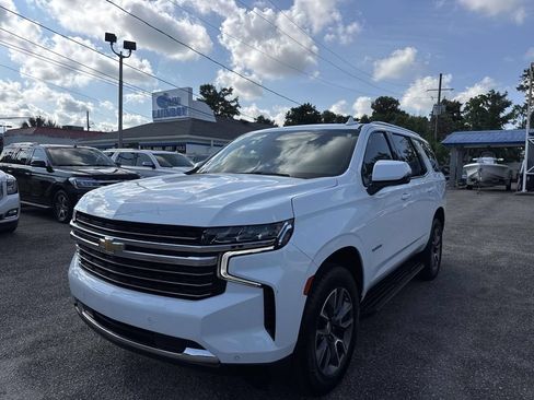 Used 2022 Chevrolet Tahoe LT w/ Luxury Package RWD image 3