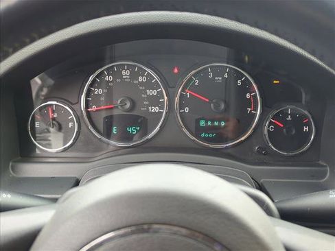 Used 2012 Jeep Liberty Sport image 10