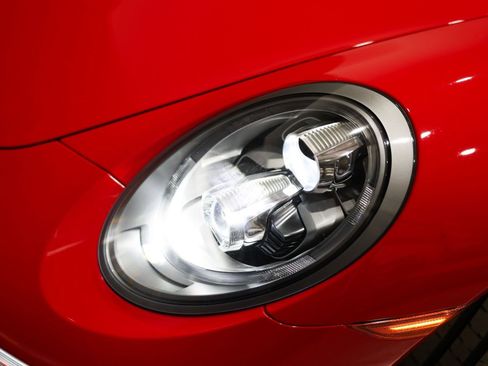 Used 2019 Porsche 911 Carrera 4 AWD/4WD image 33
