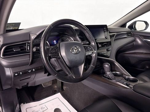 Used 2021 Toyota Camry SE image 9