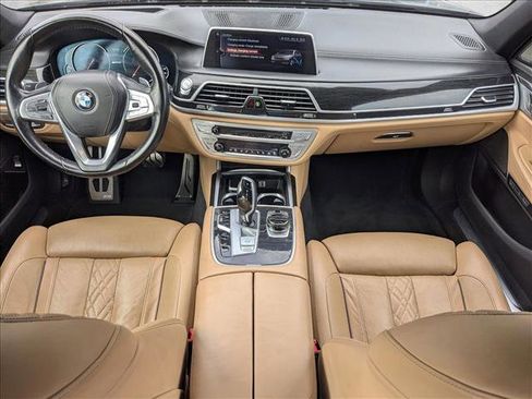 Used 2017 BMW 740e xDrive image 18