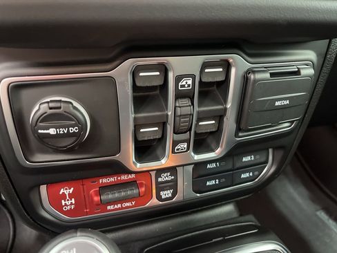 New 2026 Jeep Gladiator Rubicon w/ Safety Group image 16