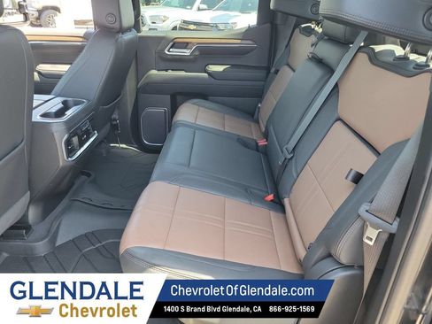 Certified 2023 Chevrolet Silverado 1500 High Country w/ High Country Premium Package AWD/4WD image 21