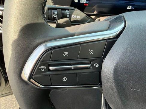 New 2026 Chevrolet Equinox LT w/ Convenience Package II FWD image 8