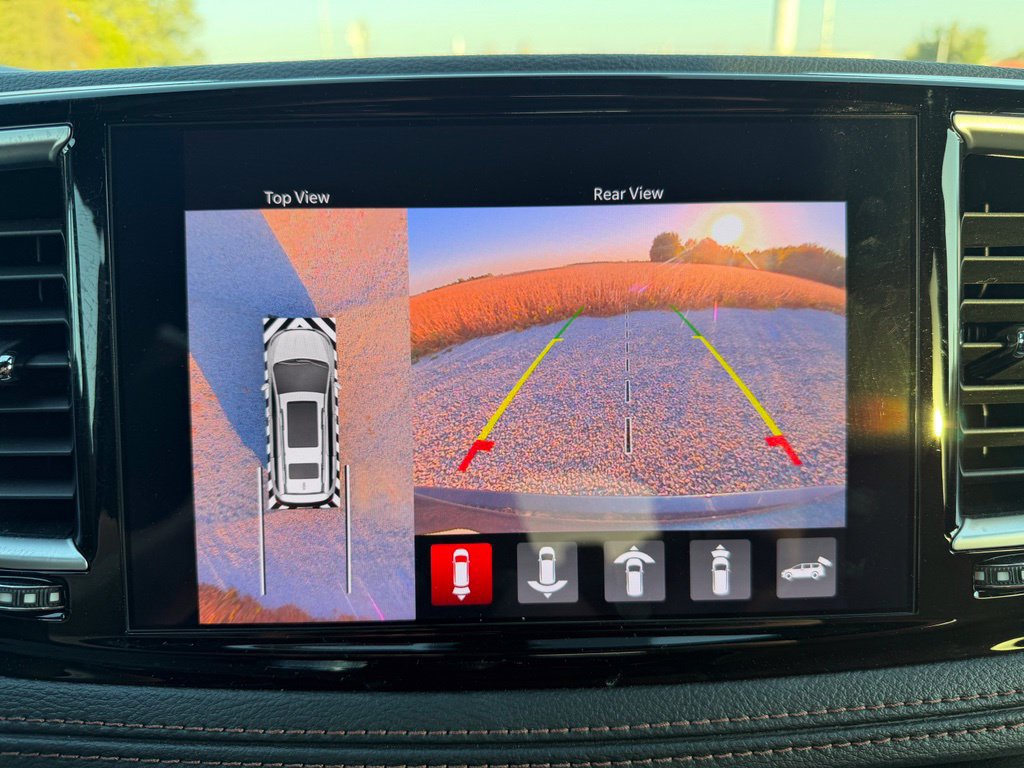 Used 2025 Chrysler Pacifica Pinnacle FWD image 7