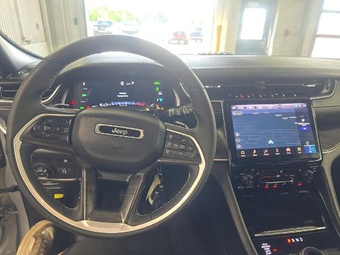 Used 2024 Jeep Grand Cherokee Limited 4xe AWD/4WD image 8