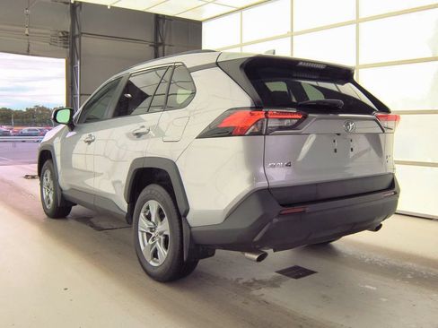Used 2022 Toyota RAV4 XLE w/ Convenience Package AWD/4WD image 5