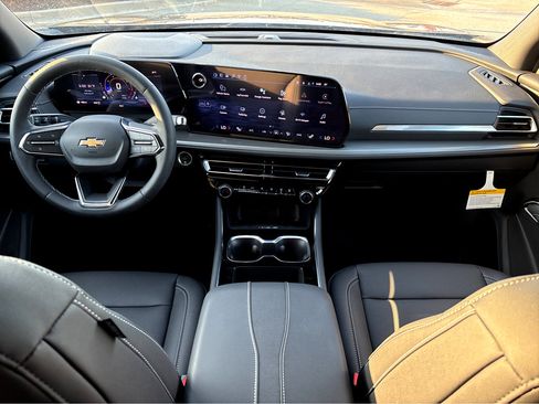 New 2026 Chevrolet Traverse LT w/ Driver Confidence Package image 4