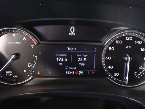 Used 2022 Cadillac XT4 Premium Luxury w/ Safety Alert Package AWD/4WD image 4