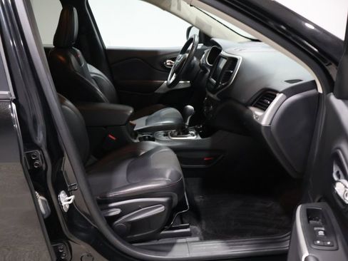 Used 2018 Jeep Cherokee Trailhawk w/ Comfort/Convenience Group image 24