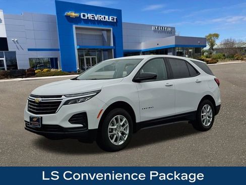 Used 2024 Chevrolet Equinox LS w/ LS Convenience Package image 4
