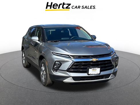 Used 2025 Chevrolet Blazer LT image 1