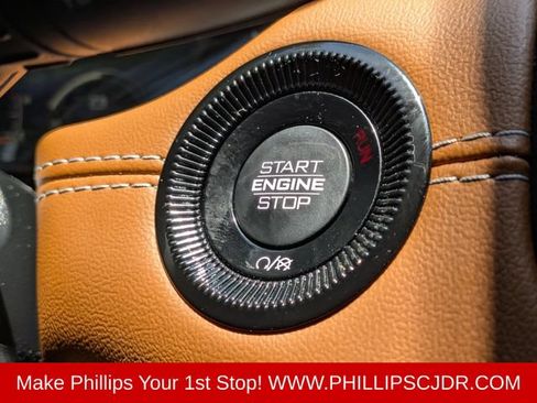 Certified 2025 Jeep Compass Limited w/ Sun & Sound Group AWD/4WD image 27
