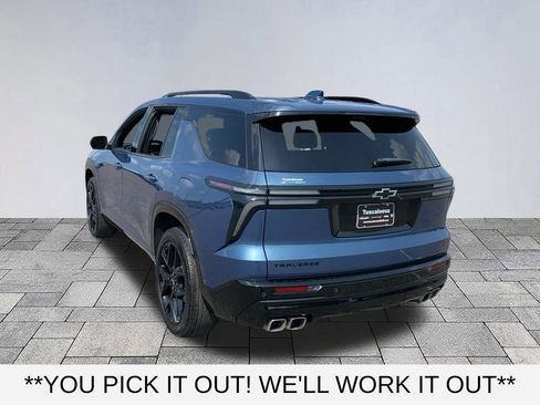 Used 2025 Chevrolet Traverse RS FWD image 5