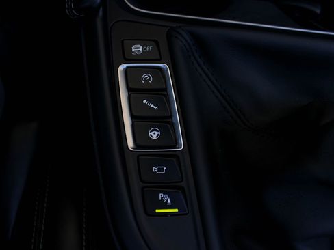 Used 2018 BMW M4 Convertible image 34