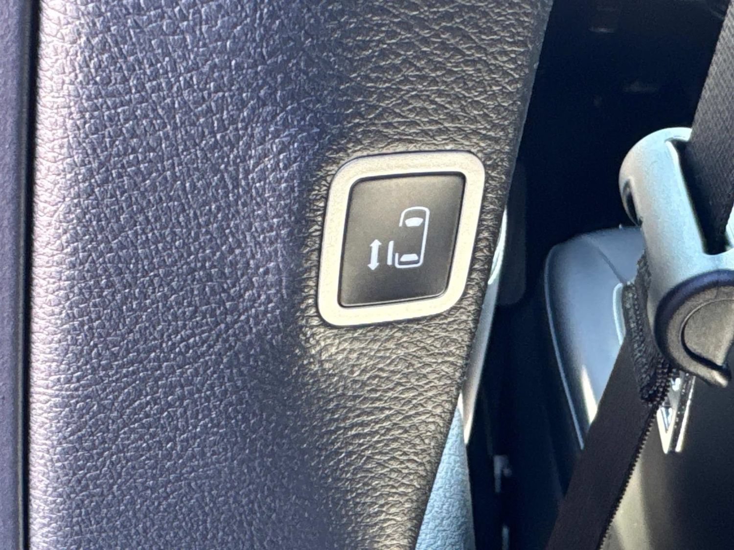 New 2026 Chrysler Pacifica Select w/ S Appearance Package FWD image 19