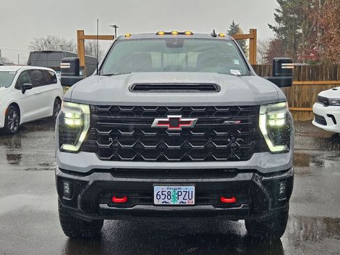 Used 2024 Chevrolet Silverado 2500 ZR2 image 2