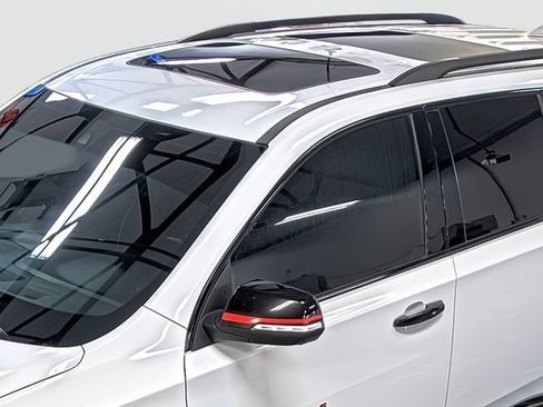 Used 2023 Chevrolet Traverse Premier w/ Redline Edition AWD/4WD image 9