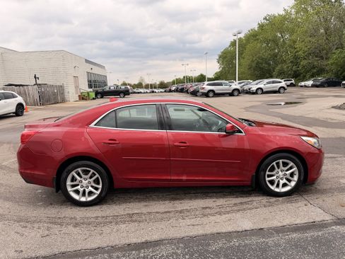 Used 2014 Chevrolet Malibu LT FWD image 2