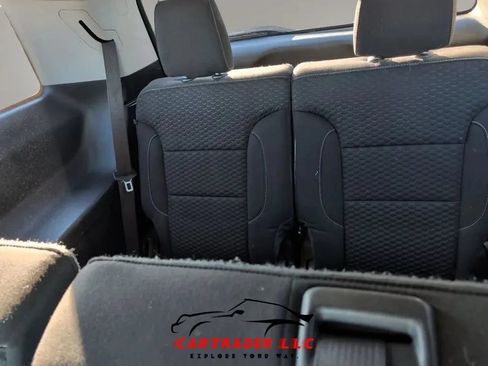 Used 2019 GMC Acadia SLE FWD image 30