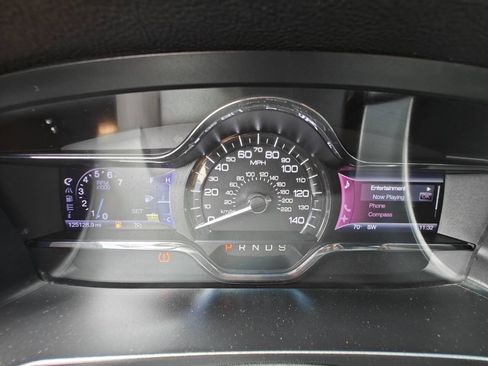 Used 2013 Lincoln MKS FWD image 11