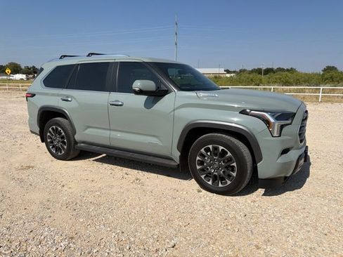 Used 2025 Toyota Sequoia Limited AWD/4WD image 4