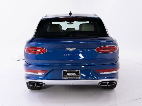 New 2025 Bentley Bentayga Extended Wheelbase image 4
