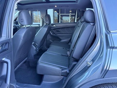 Used 2023 Volkswagen Tiguan SE w/ Panoramic Sunroof Package FWD image 13