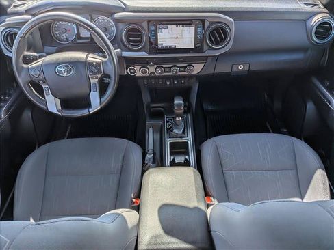 Used 2019 Toyota Tacoma TRD Sport w/ Technology Package AWD/4WD image 17