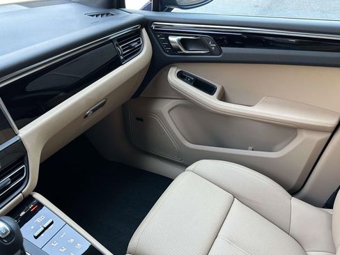 New 2026 Porsche Macan AWD/4WD image 29