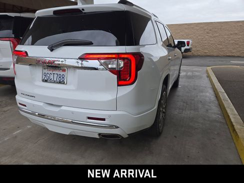 Used 2023 GMC Acadia Denali w/ Denali Technology Package FWD image 4