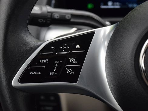 Certified 2025 Mercedes-Benz GLB 250 image 22