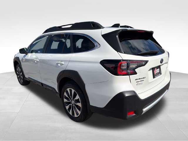 Used 2025 Subaru Outback Limited AWD/4WD image 5