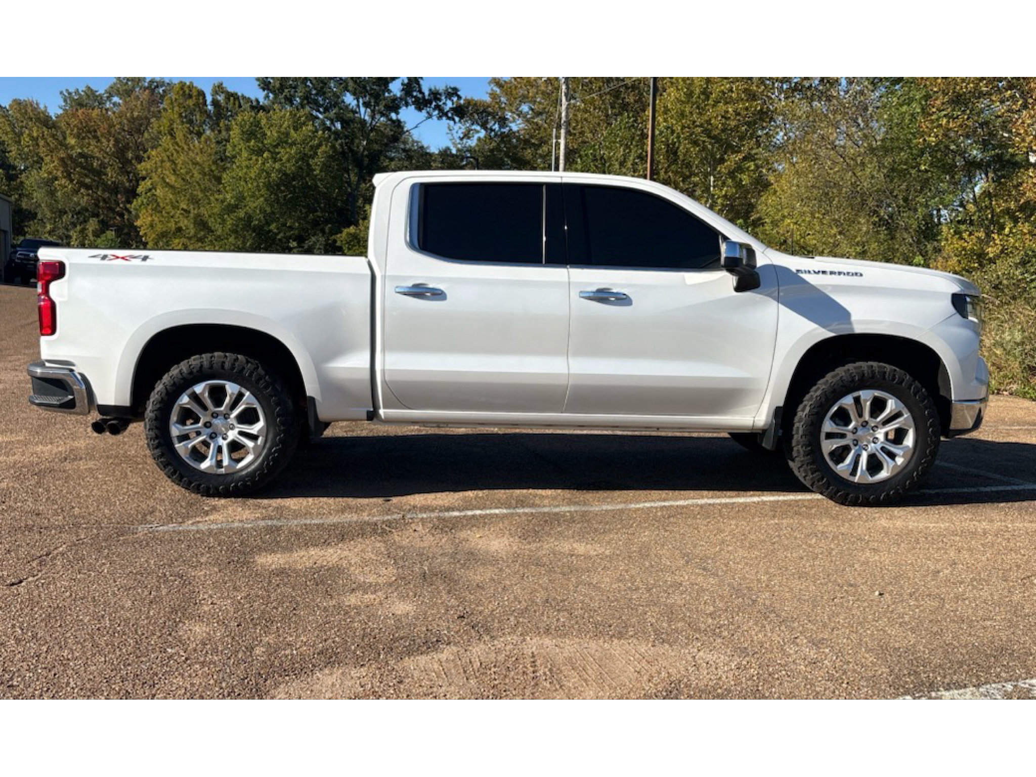 Used 2024 Chevrolet Silverado 1500 LTZ w/ LTZ Convenience Package II AWD/4WD image 3
