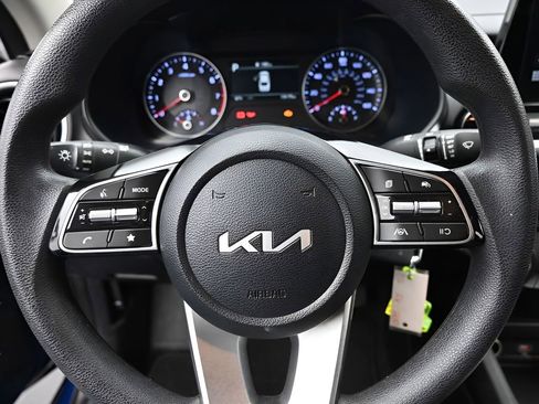 Used 2024 Kia Forte LXS image 15